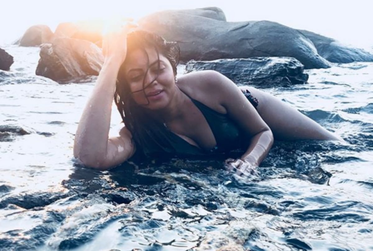 chandramukhi chautala aka kavita kaushik posted her photo doing chakrasan