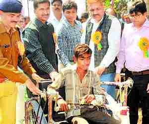 Physically challenged kids get instruments