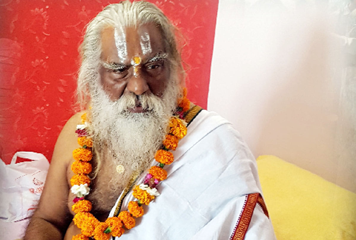 Mahant Nritya Gopal Das gave a big statement