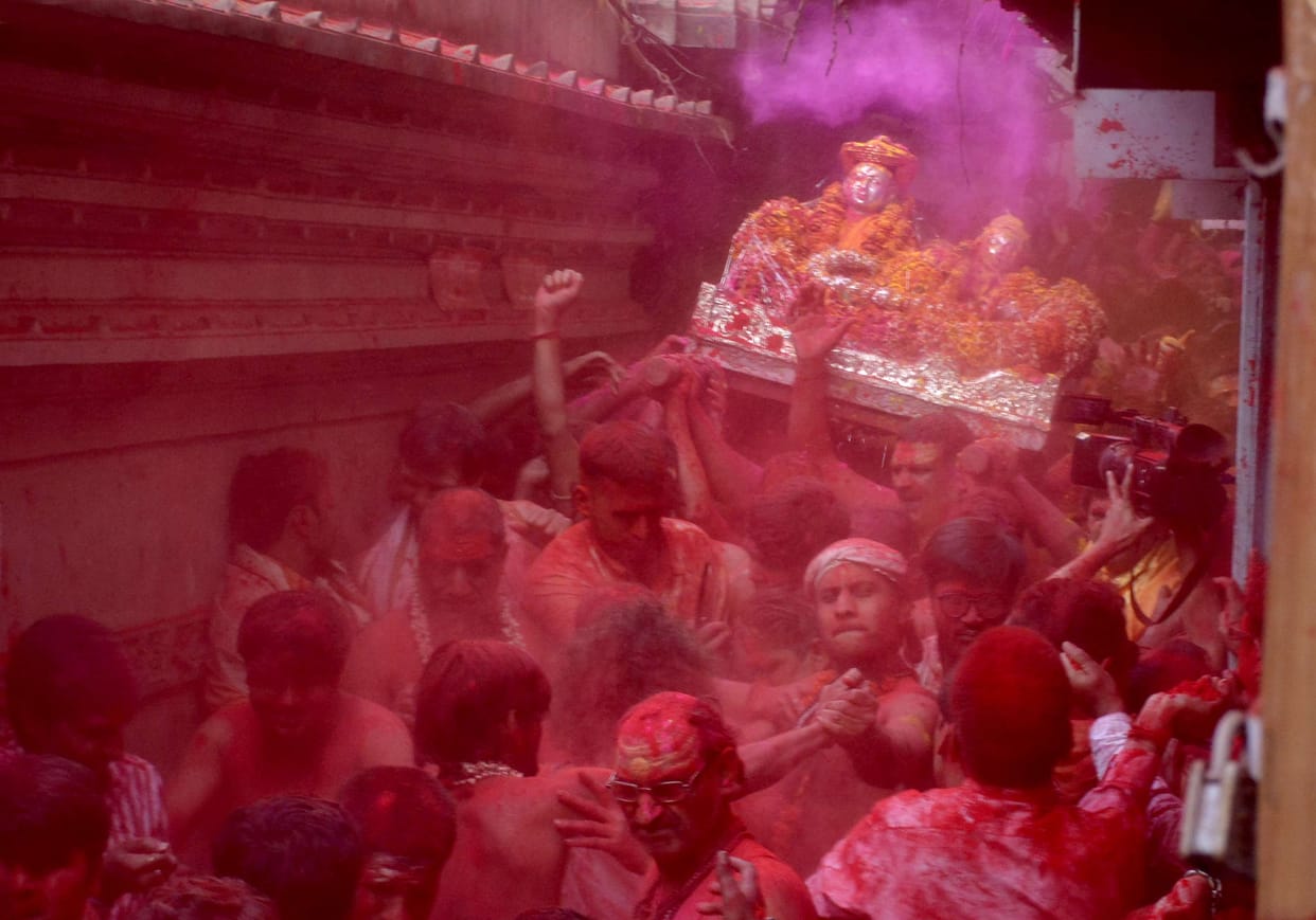 Rangbhari ekadashi celebration in kashi vishwanath temple 