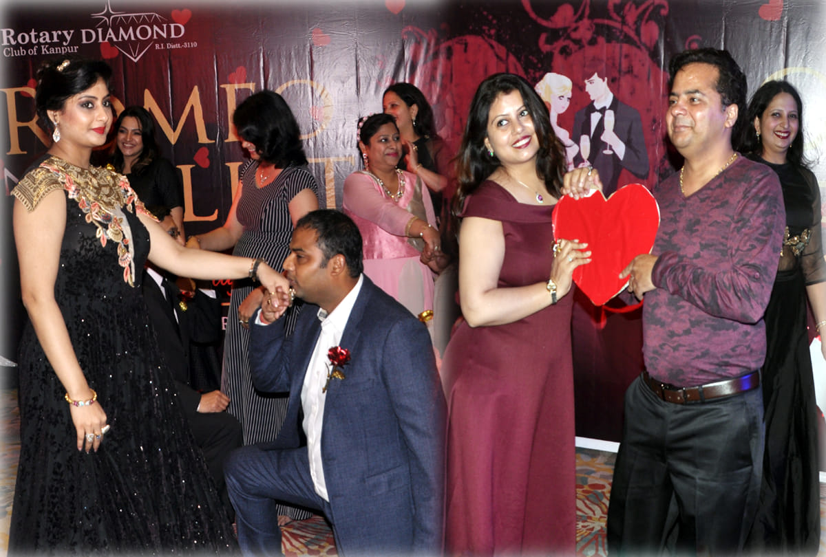 Romio Juliet date in romantic atmosphere