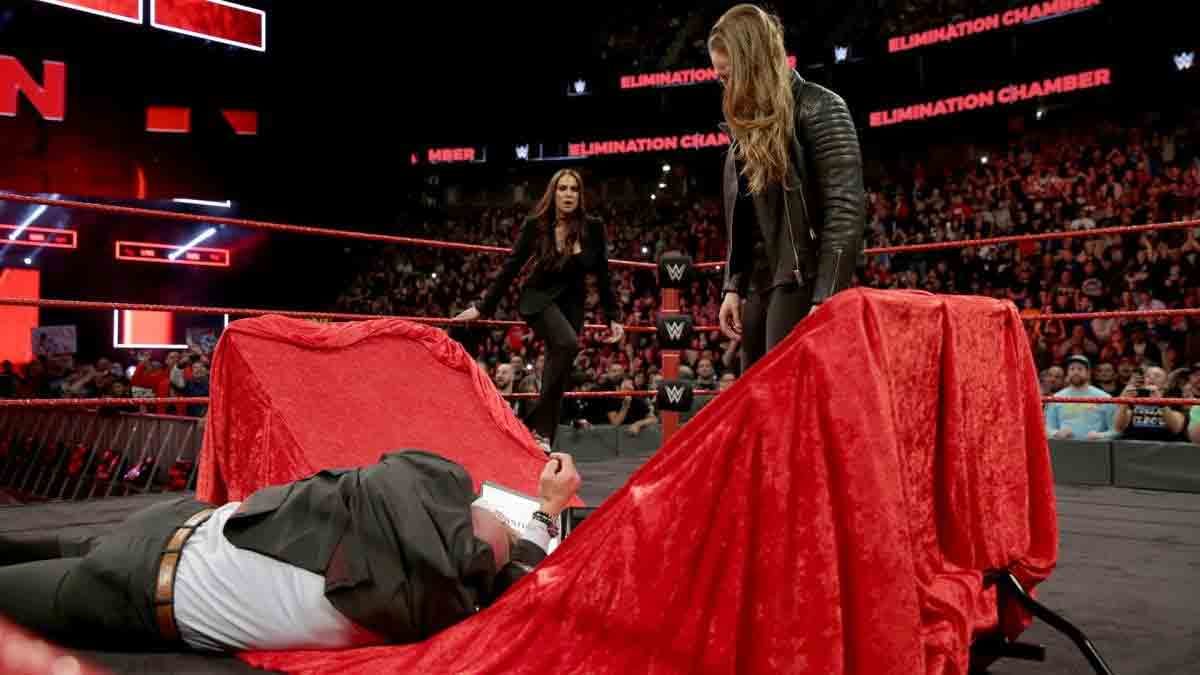 elimination chamber 2018 Ronda Rousey signs WWE contract after putting Triple H into the table