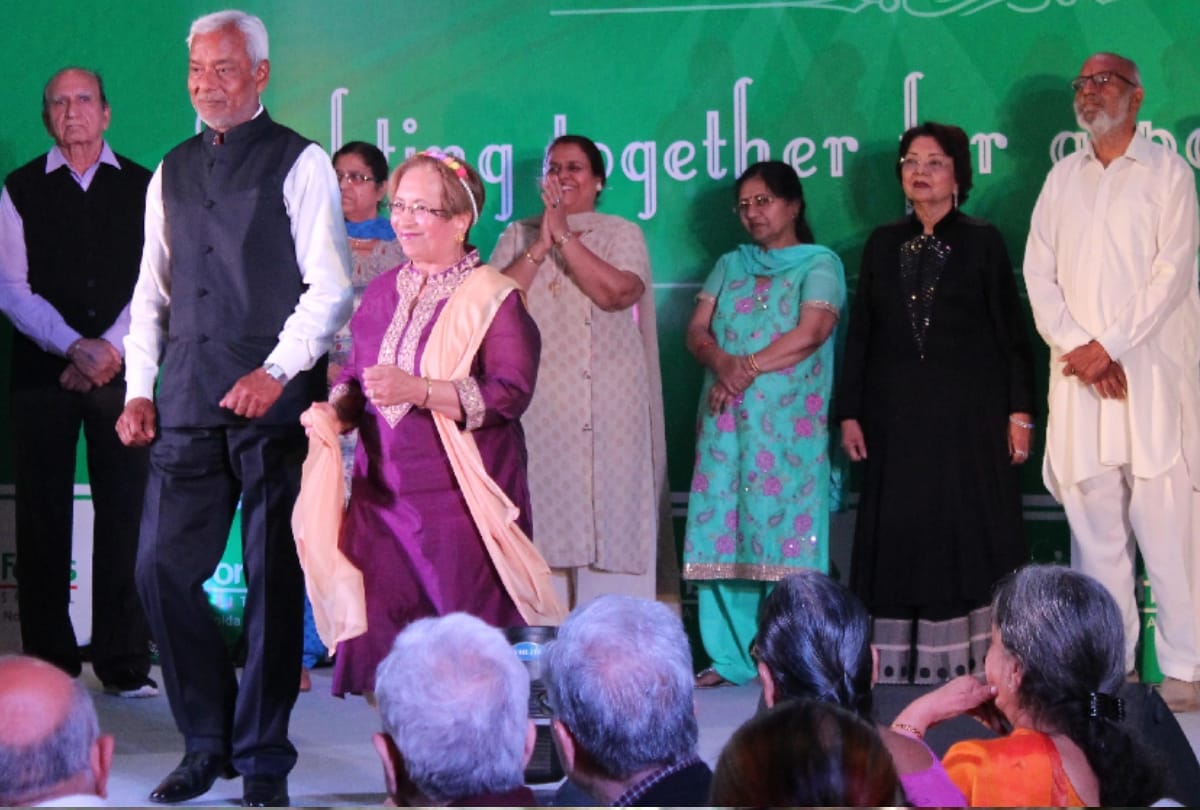Elderly people who undergo knee surgery, walked on ramp during 'HEALTH FOR YOUR KNEES' program.