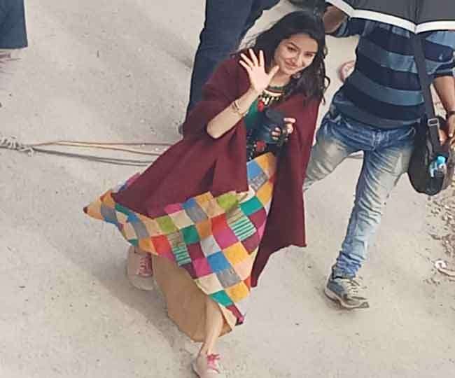 shradha kapoor remove shooting stress photos