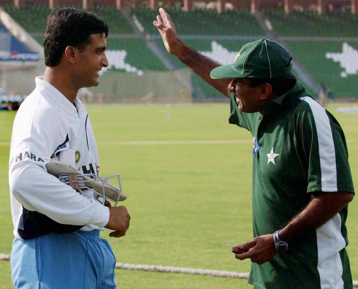 sourav ganguly break security circle to eat kabab in lahore