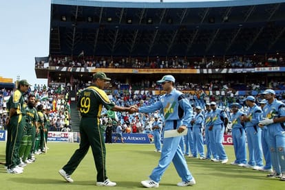 sourav ganguly break security circle to eat kabab in lahore