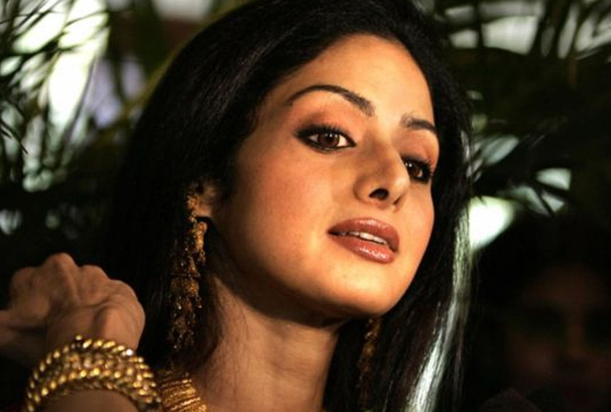 In dictatorship of Muhammad Zia-ul-Haq Pakistani citizens used to see wallpapers of Sridevi