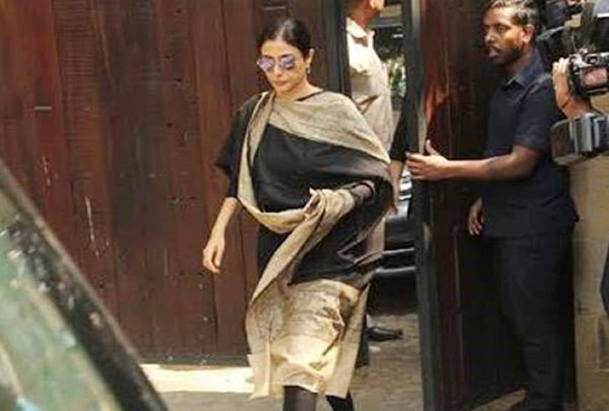 actress tabu birthday special she is single because of ajay devgan