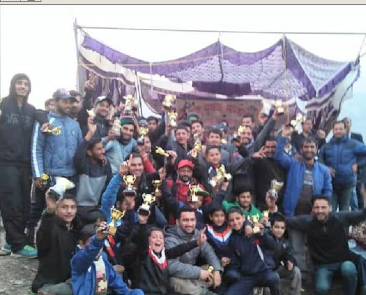 बलथाना ने जीती ट्राफी