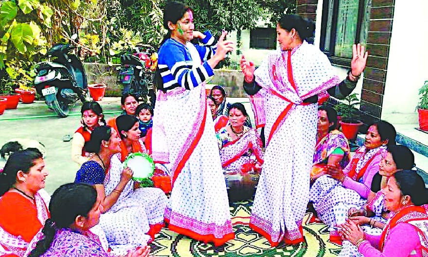 holi celebration in shantipuri