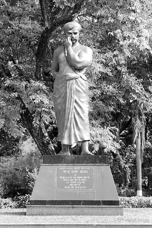 The British police had failed to catch Azad even at Katra