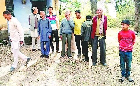 बिजली बिल जमा करने बुलाया, काउंटर मिला बंद