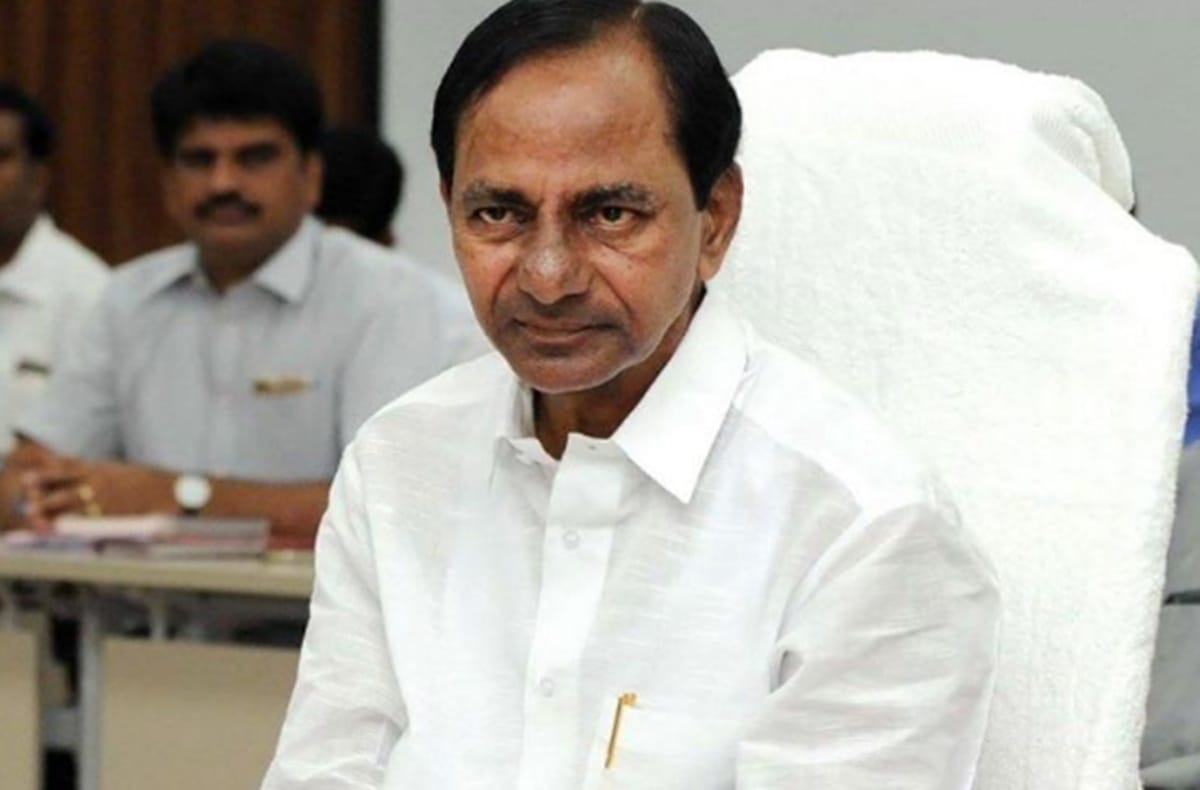 KCR makes efforts for third front, invites heads of regional parties to Hyderabad on May 10