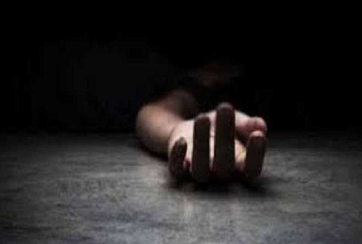 elder sister murder in front of younger