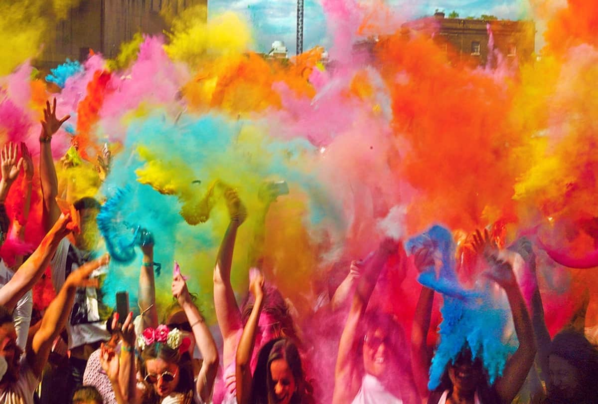 Bware to colours on Holi 2018