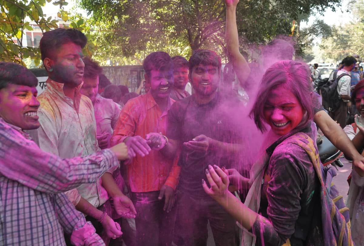 happy holi celebration 2018 in schools and colleges of lucknow