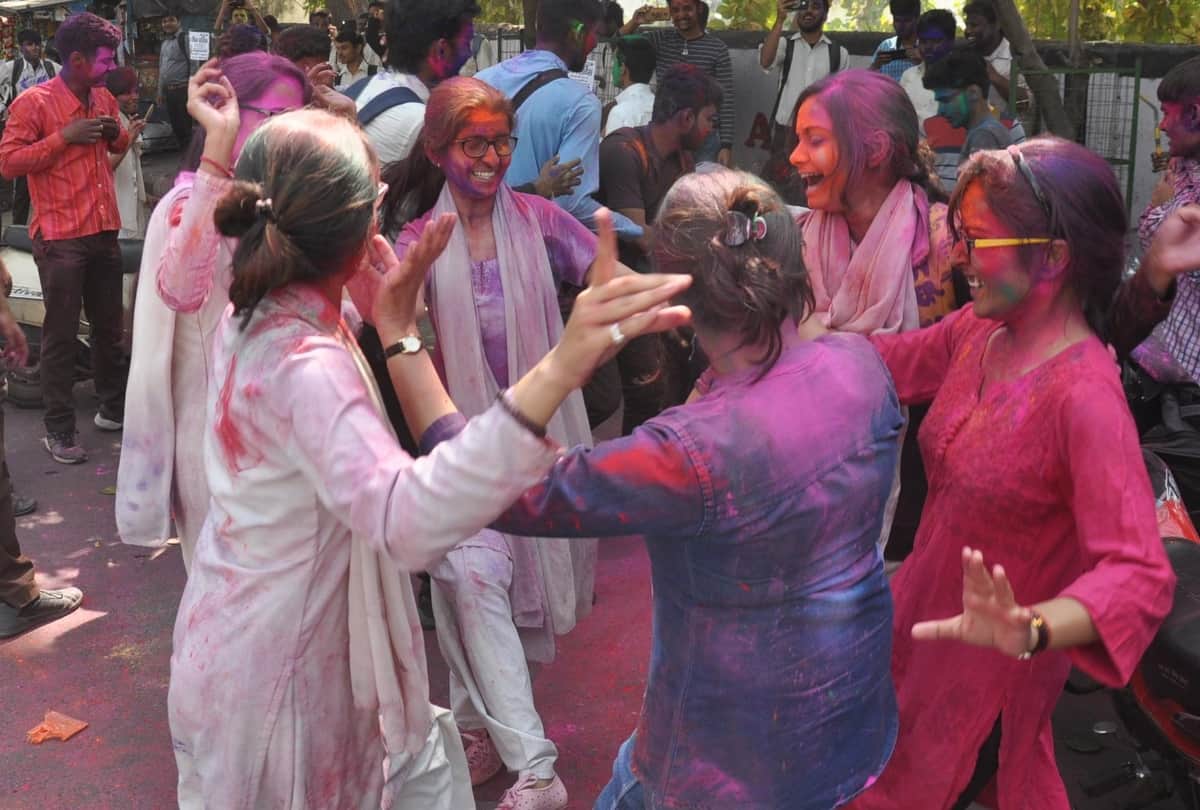 happy holi celebration 2018 in schools and colleges of lucknow