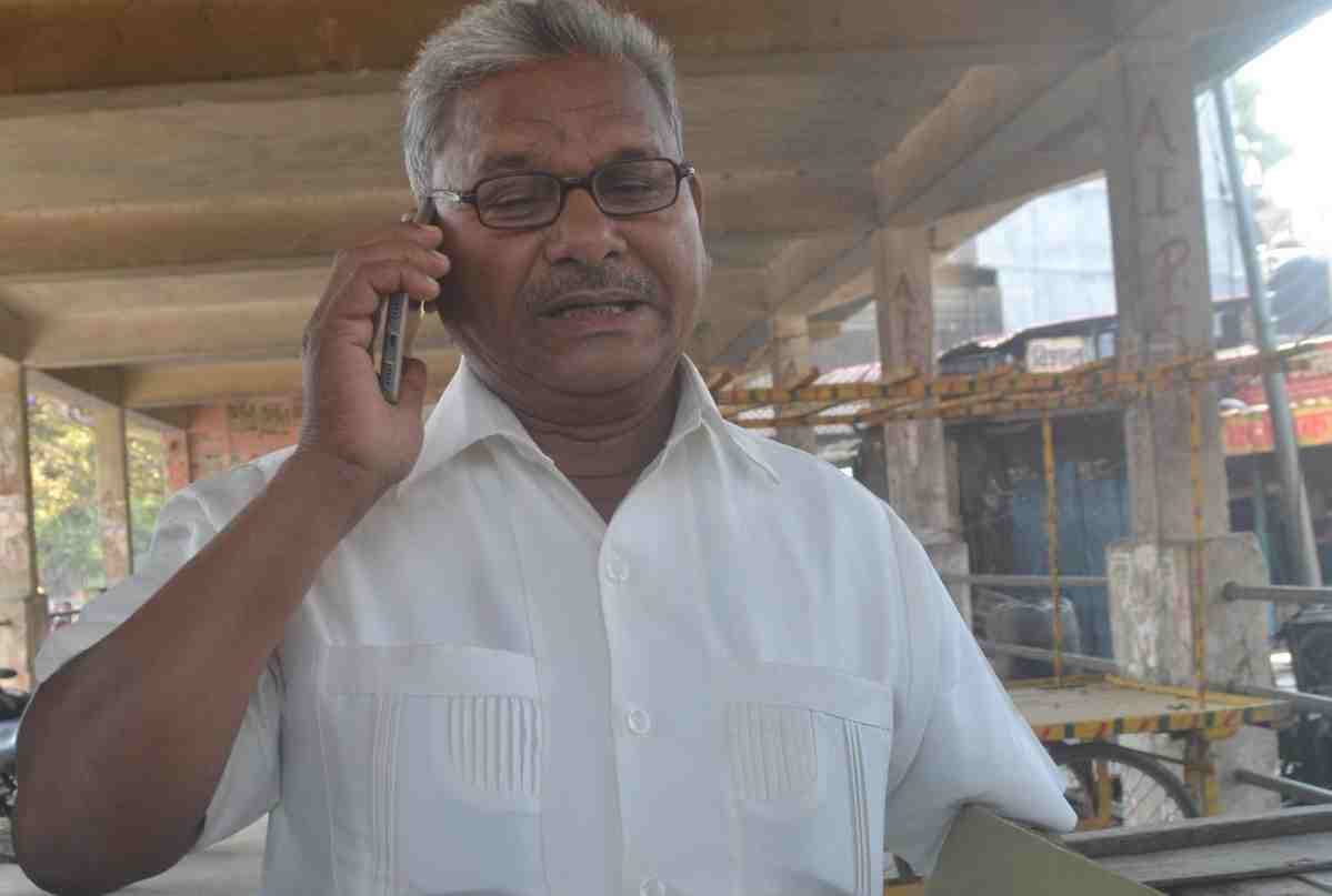 A man had struggle to prove himself alive