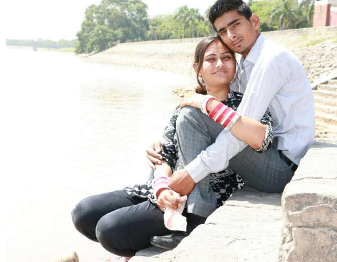 kapurthala teacher climbed on tower for wife 