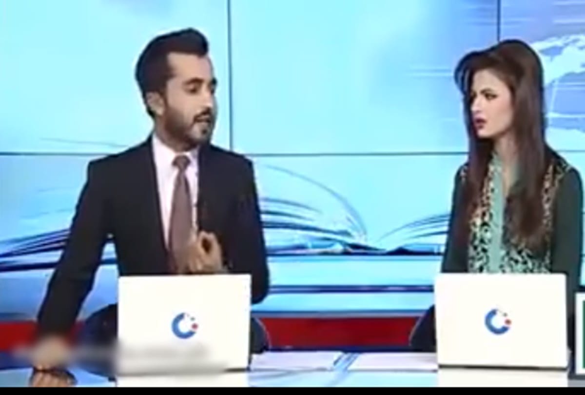  Watch Viral Videos Of Pakistani News Anchors Fight During Bulletin