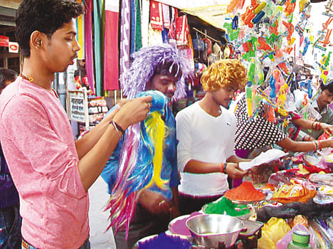Abeer, gulal and aroma will scatter the first explosion