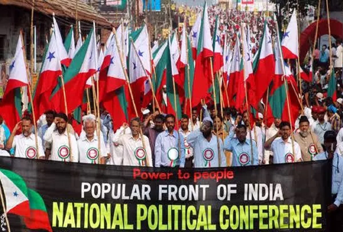 Kerala : Two officials suspended for giving firefighting training to Popular Front of India activists