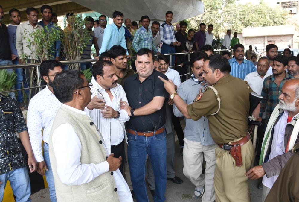 ruckus over ownership of a buildingin gomati nagar in   lucknow.