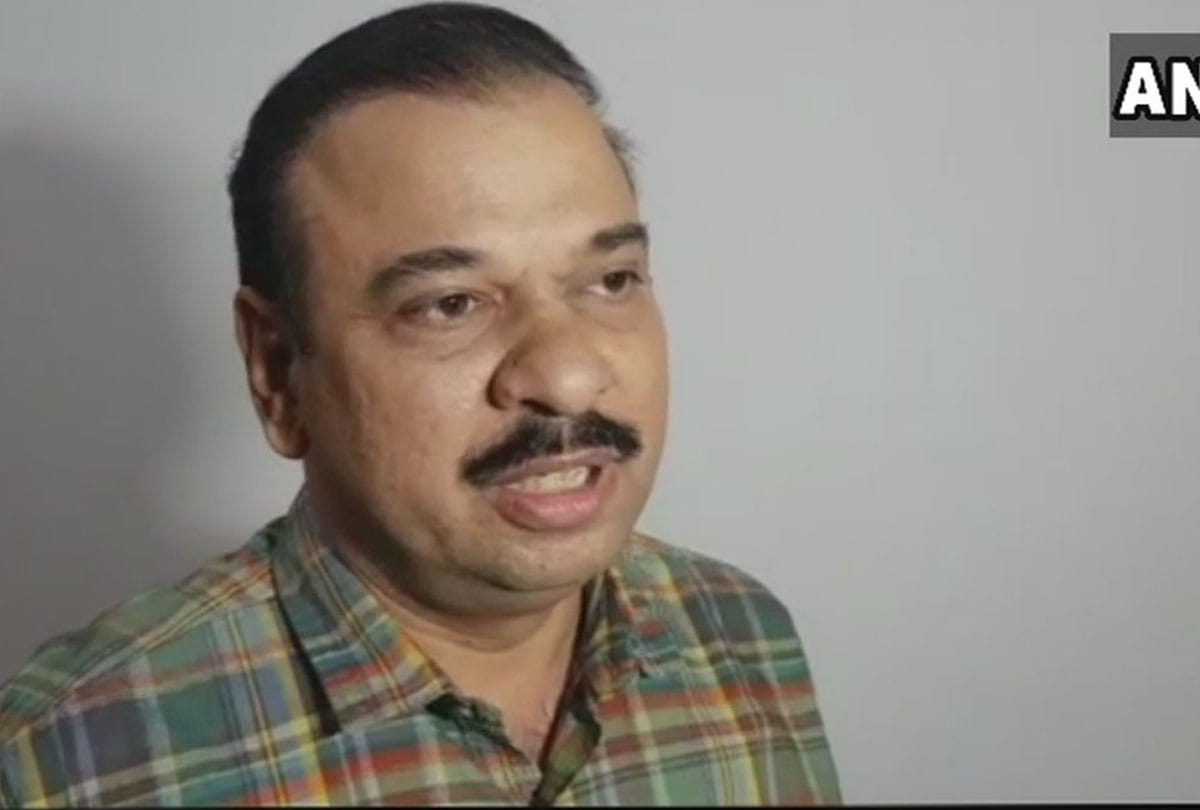 former MLA of Samajwadi party rakesh kumar singh arrested with foreign pistol in UPs aligarh