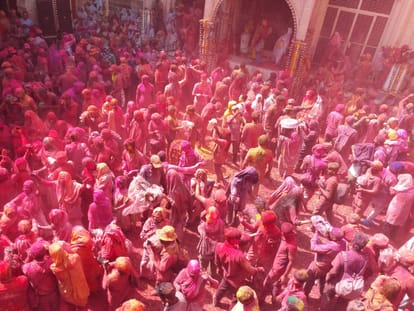 Mathura holi in vrindavan is played by widows with lord krishna