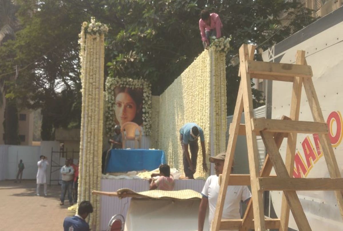 Sridevi Funeral live Update sridevi to be cremated with state honours