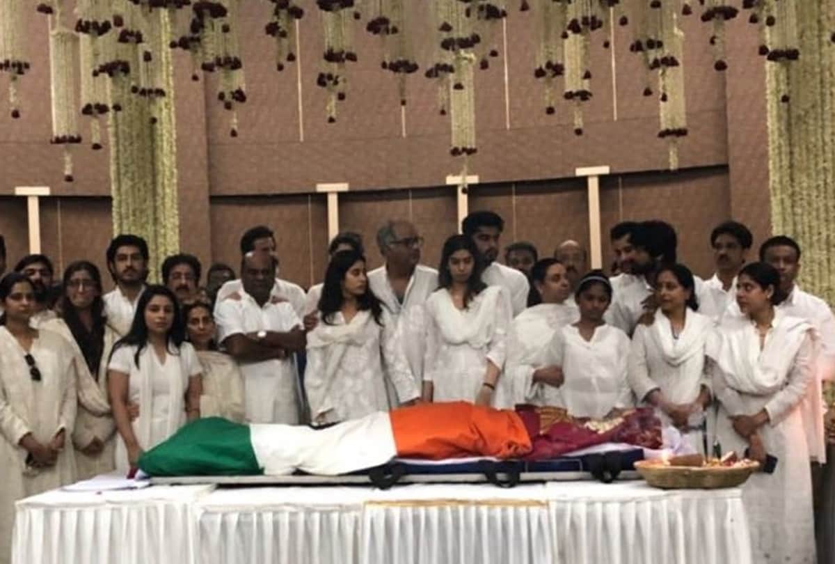 sridevi daughter jhanvi kapoor wrote an open letter for her mom
