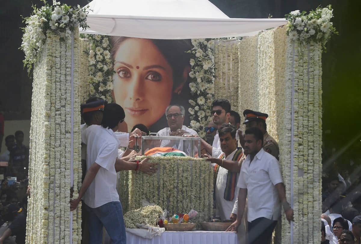 arjun kapoor revealed why he flying to boney kapoor after sridevi death