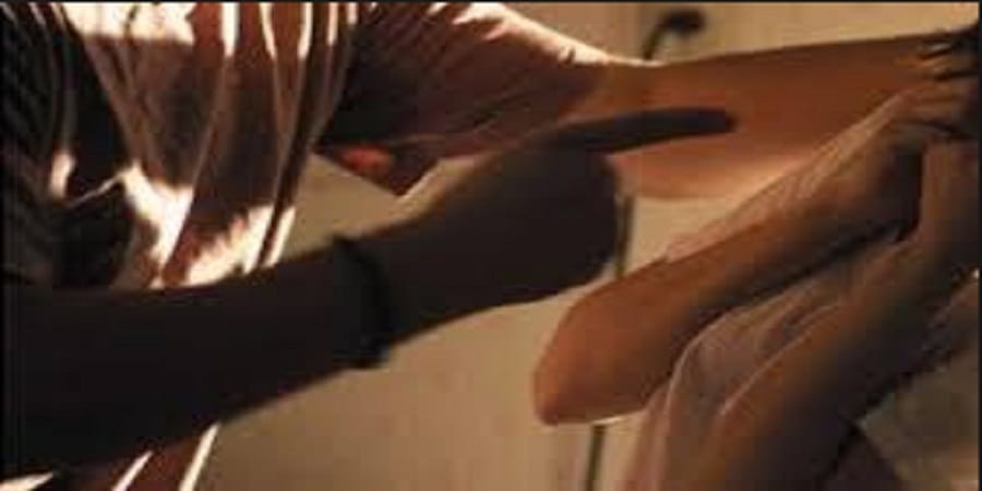 Beating woman by making hostage, beat relatives by youth