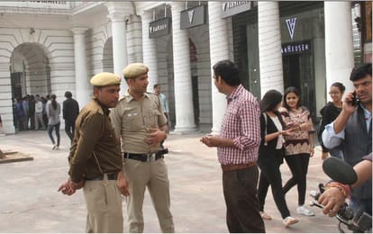 a businessman injured with bullet fired by robbers at connought place 