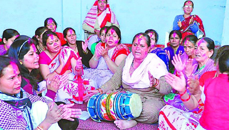 सिंदूर की डिबिया खोल अलबेली आयो महीनों फागुन को