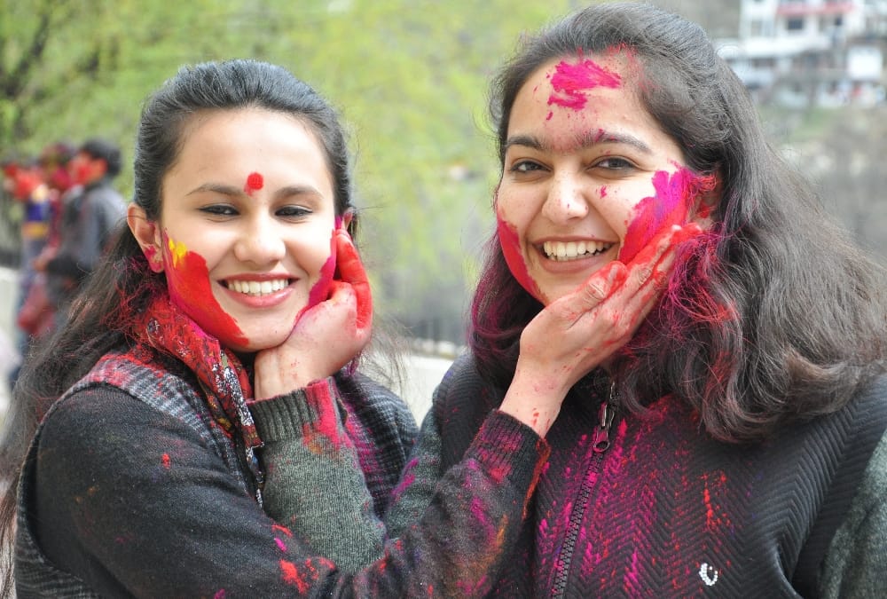 Holi celebrations in kullu himachal pradesh