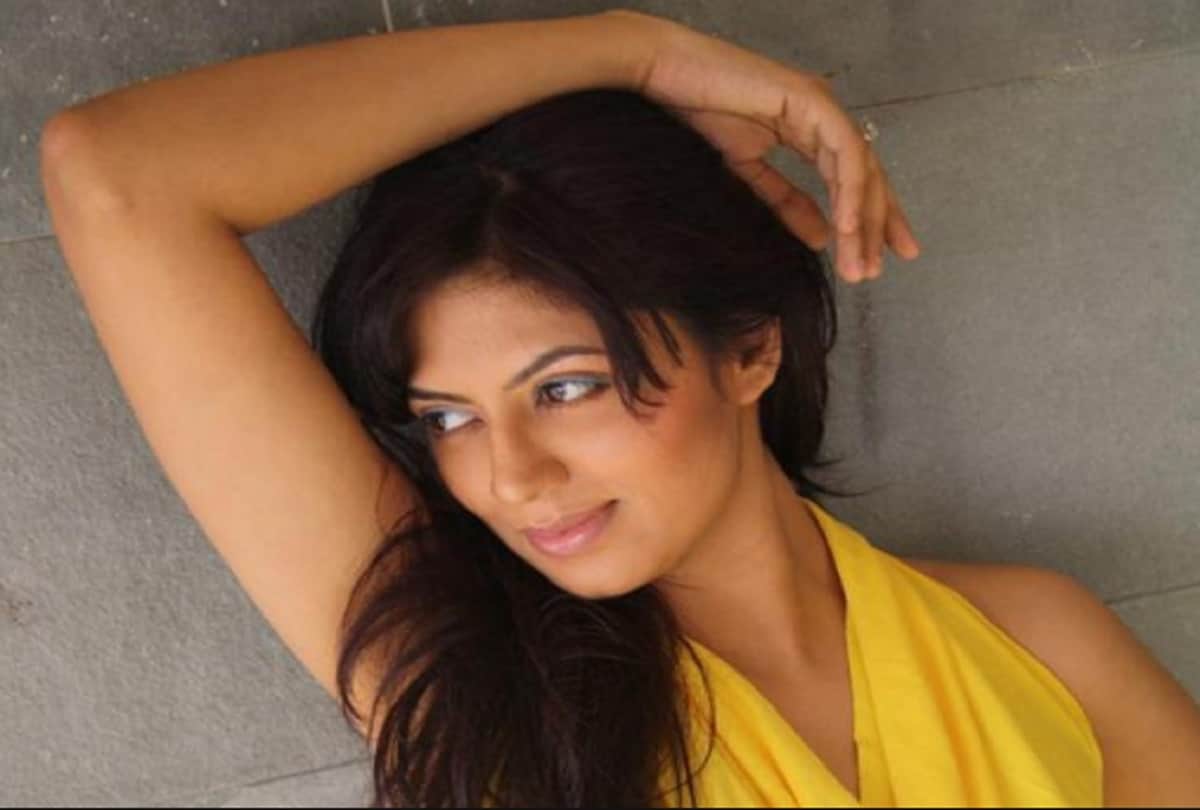 Kavita Kaushik lashes out on Ram Gopal Verma revealing Sridevi personal details at social media 