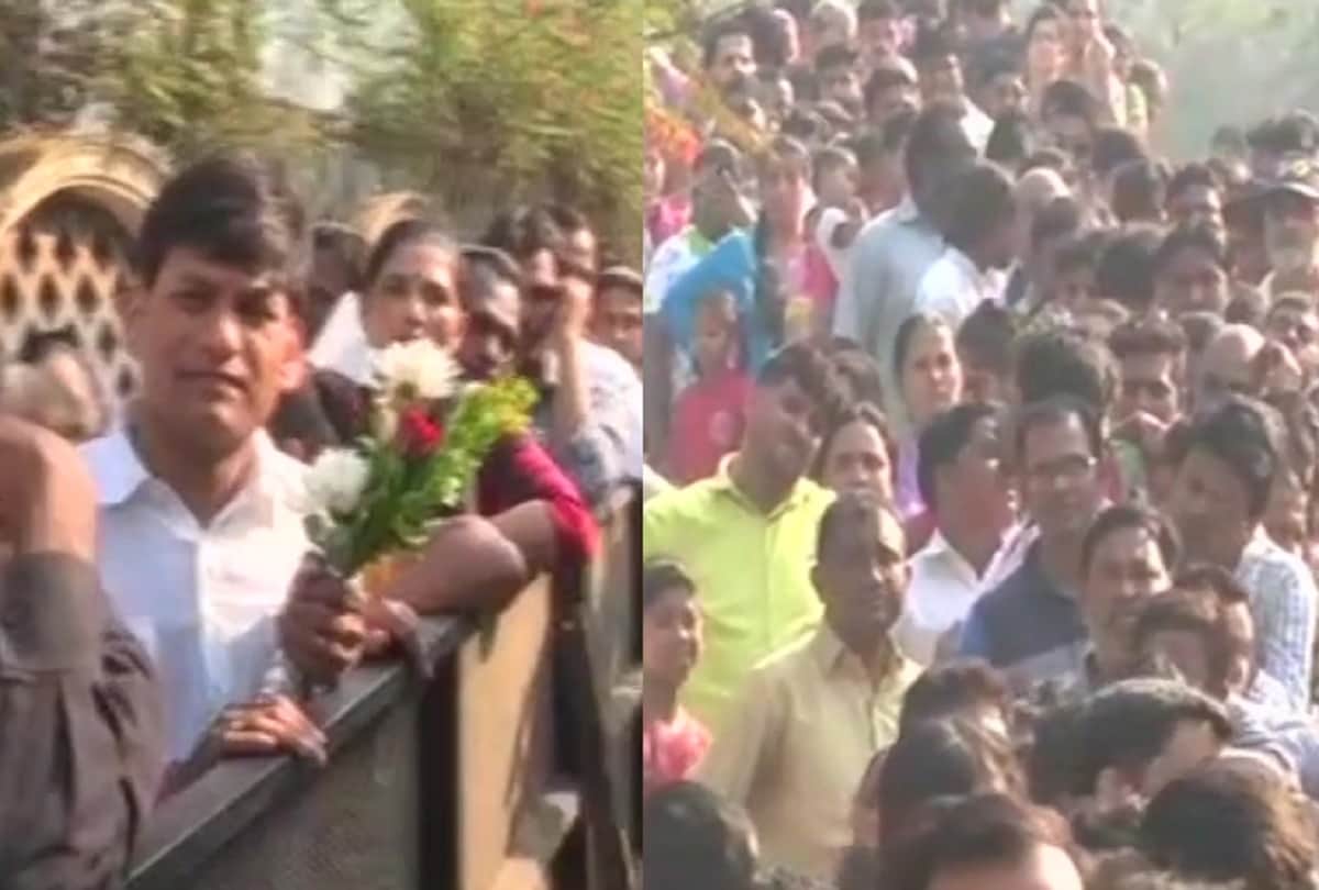 Sridevi funeral Condolence meeting Fans queue up outside celebration sports complex