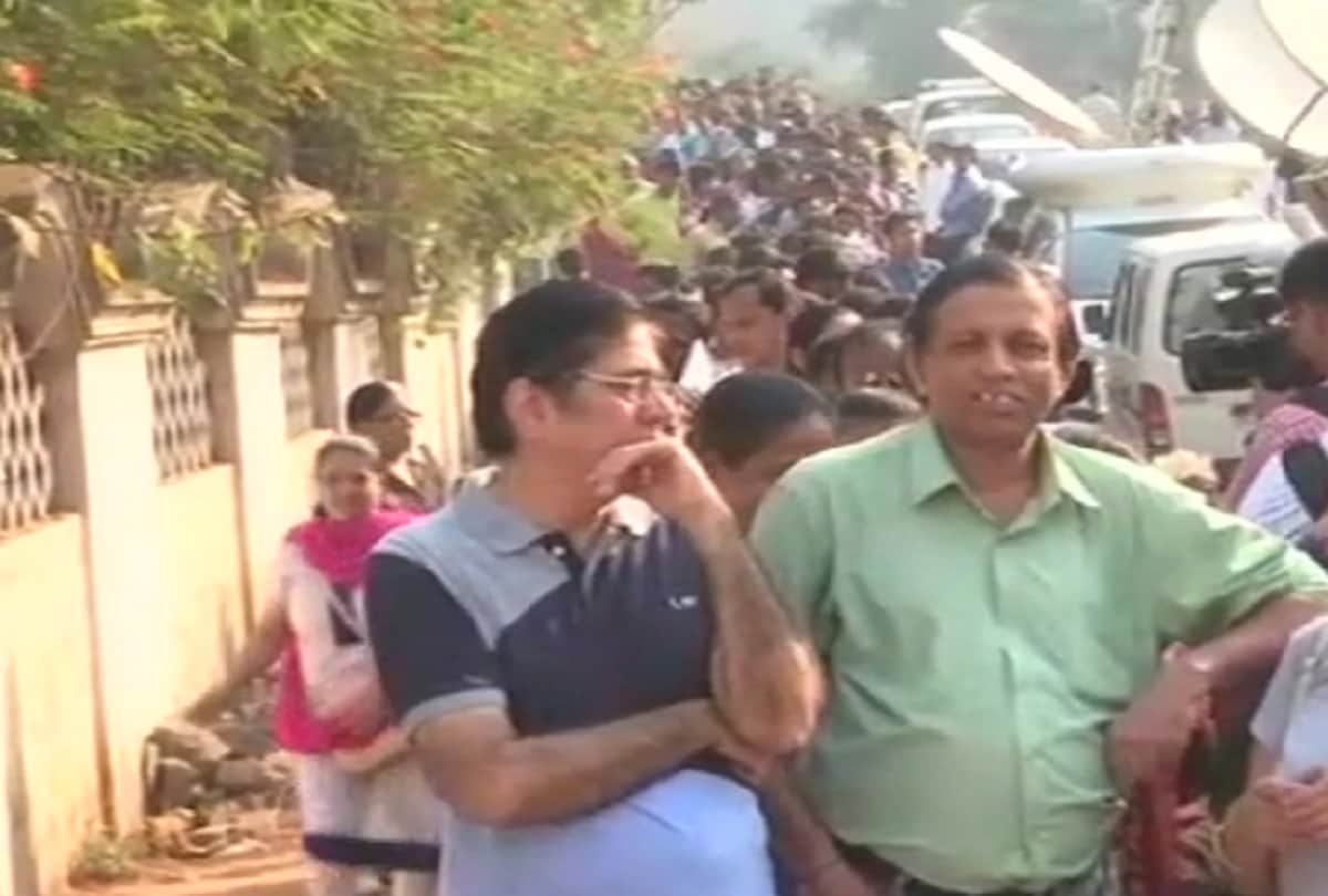 Sridevi funeral Condolence meeting Fans queue up outside celebration sports complex
