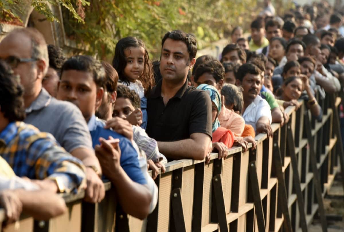 Sridevi funeral Condolence meeting Fans queue up outside celebration sports complex