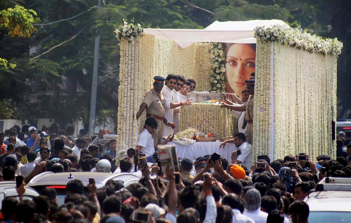 Arjun Kapoor participates in last rites of step mother Sridevi, carries bier on shoulder