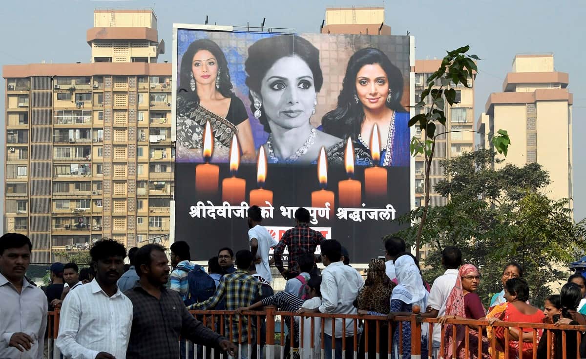 bollywood celebes will not celebrate holi because of sridevi death