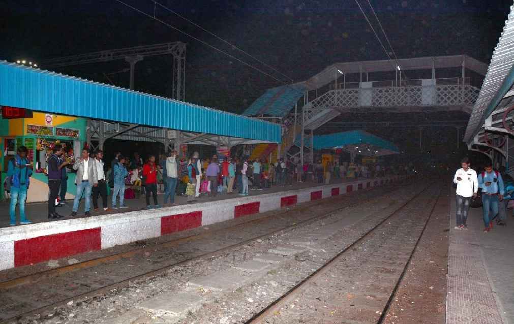 Uncertainty in trains-buses