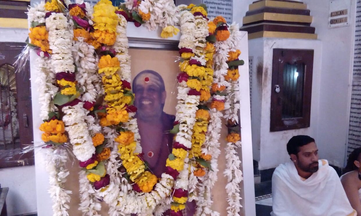 swami jayendra saraswathi arrived kashi after three thousand kilometer padaytra