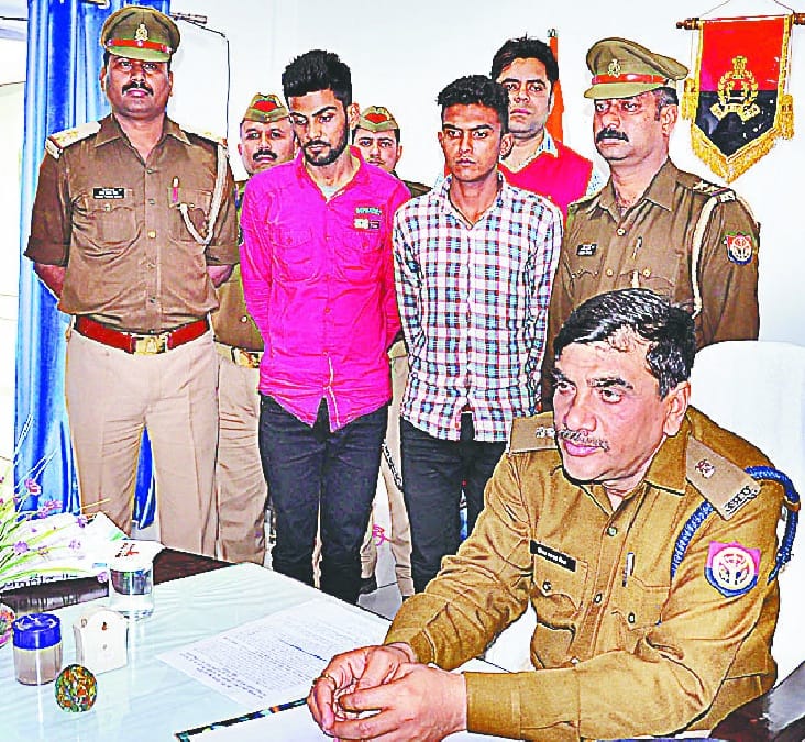 Three gangsters arrested for robbing a vehicle on rent