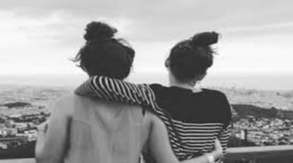 Two girls are mutual love, marriage insistence, ruckus