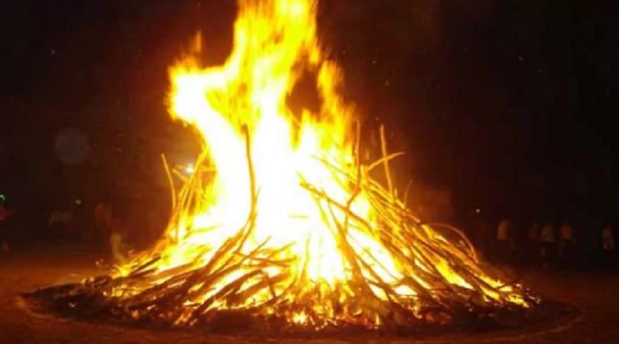 Weird tradition, not holika dahan, not holi, know how to play tilenda again