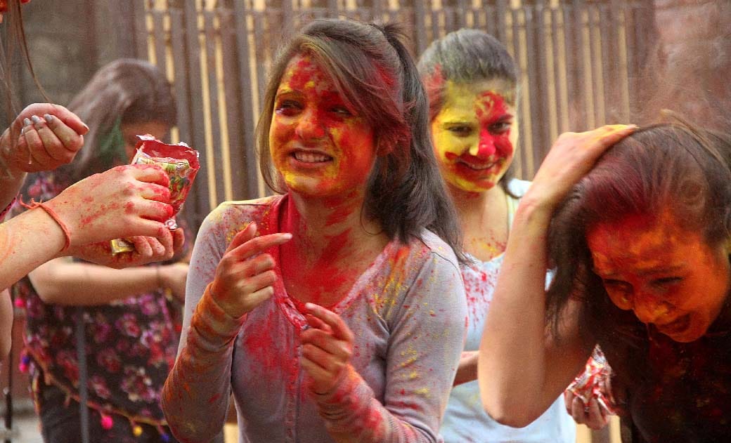 holi 2018: these tips will help you  to enjoy more