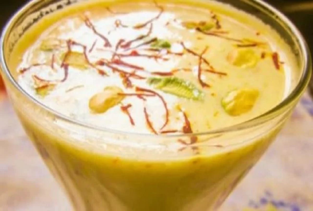 Holi 2018 special traditional holi food recipe of Thandai Rabdi