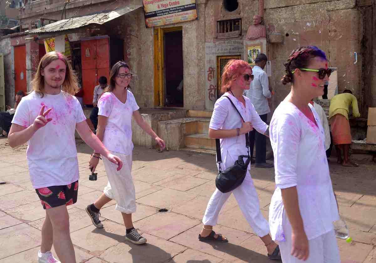 holi festival celebration start in kashi 
